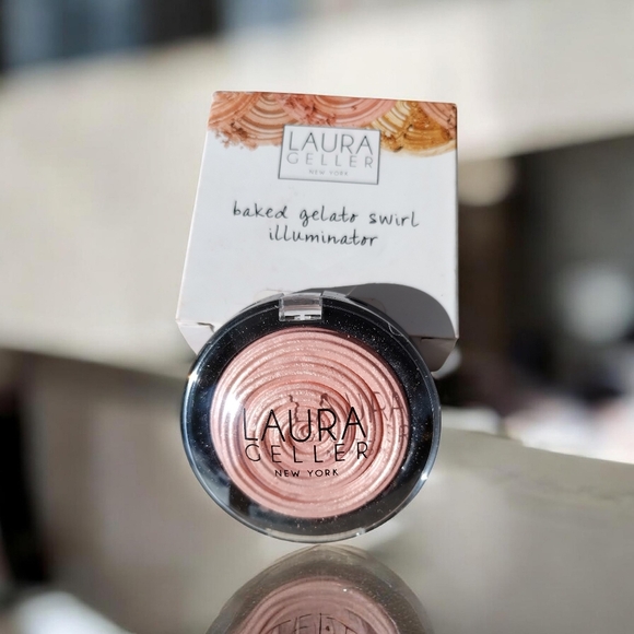 Laura Geller Baked Gelato Swirl Illuminator - Charming Pink - Picture 2 of 6